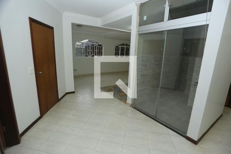 Sala de casa para alugar com 2 quartos, 165m² em Taguatinga, Brasília