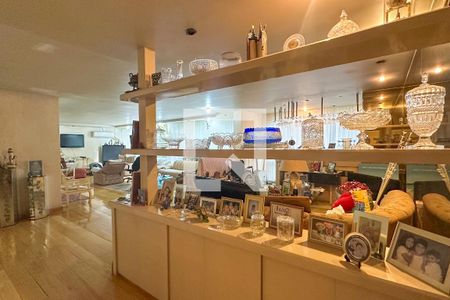 Sala de apartamento para alugar com 4 quartos, 300m² em Copacabana, Rio de Janeiro