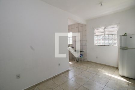 Sala de casa para alugar com 1 quarto, 58m² em Penha, Rio de Janeiro