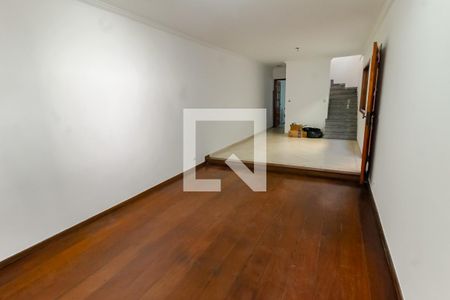 Sala 1 de casa para alugar com 4 quartos, 160m² em Jardim Londrina, São Paulo