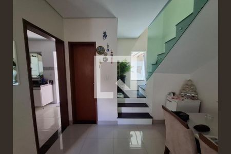 Sala de casa à venda com 3 quartos, 110m² em Betania, Contagem