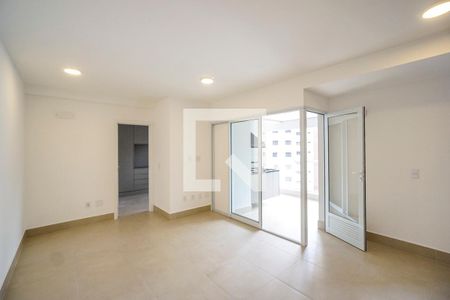 Sala e cozinha de apartamento para alugar com 1 quarto, 53m² em Vila Azevedo, São Paulo