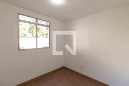 Quarto 1 de apartamento para alugar com 2 quartos, 44m² em São João Batista, Belo Horizonte