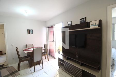 Sala de apartamento para alugar com 2 quartos, 52m² em Chácaras Tubalina E Quartel, Uberlândia