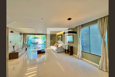 Sala de casa de condomínio à venda com 4 quartos, 320m² em Barra da Tijuca, Rio de Janeiro