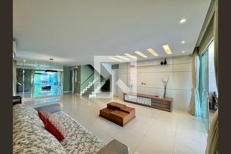 Sala de casa de condomínio à venda com 4 quartos, 320m² em Barra da Tijuca, Rio de Janeiro