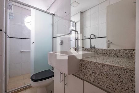 Banheiro de kitnet/studio para alugar com 1 quarto, 35m² em Cerqueira César, São Paulo