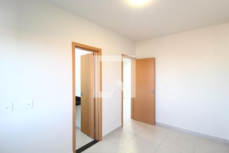 Quarto 1 - Suíte de apartamento para alugar com 2 quartos, 60m² em Tibery, Uberlândia