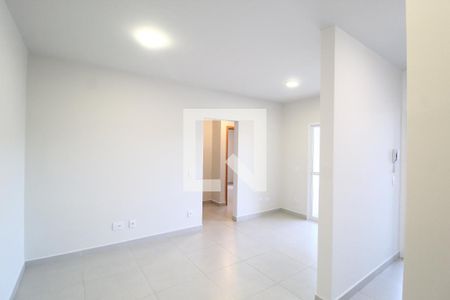 Sala de apartamento para alugar com 2 quartos, 60m² em Tibery, Uberlândia