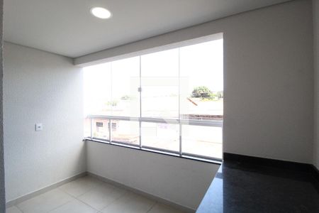 Sacada de apartamento para alugar com 2 quartos, 60m² em Tibery, Uberlândia