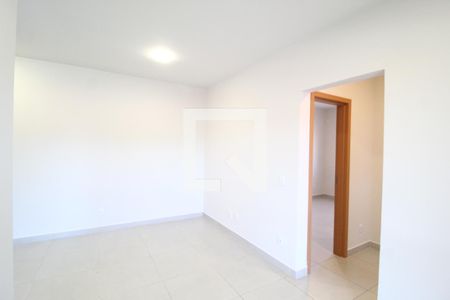 Sala de apartamento para alugar com 2 quartos, 60m² em Tibery, Uberlândia