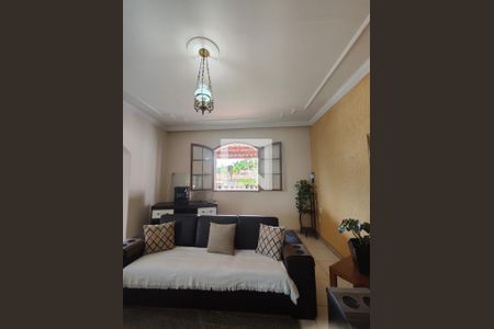 Sala de casa à venda com 5 quartos, 500m² em Colonial, Contagem