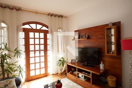 Sala de casa para alugar com 4 quartos, 253m² em Vera Cruz, Belo Horizonte