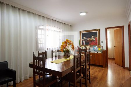 Sala de casa para alugar com 4 quartos, 253m² em Vera Cruz, Belo Horizonte