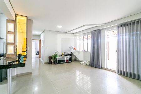 Sala/Cozinha de apartamento à venda com 3 quartos, 121m² em Europa, Contagem