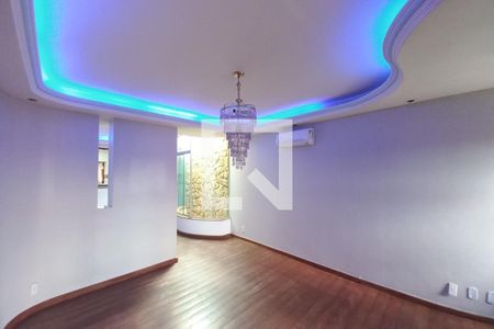 Sala de casa para alugar com 3 quartos, 250m² em Vila Rica, Campinas