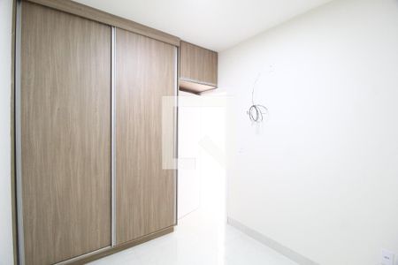 Quarto 1 de apartamento para alugar com 2 quartos, 72m² em Santa Mônica, Uberlândia