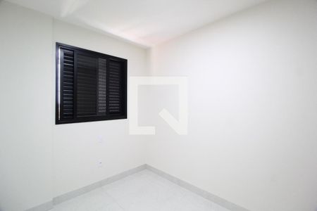 Quarto 1 de apartamento para alugar com 2 quartos, 72m² em Santa Mônica, Uberlândia