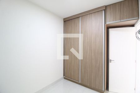 Quarto 1 de apartamento para alugar com 2 quartos, 72m² em Santa Mônica, Uberlândia