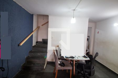 Escada de casa para alugar com 3 quartos, 111m² em Chácara Santo Antônio (zona Sul), São Paulo