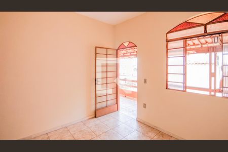 Quarto  de casa para alugar com 4 quartos, 120m² em Sagrada Família, Belo Horizonte