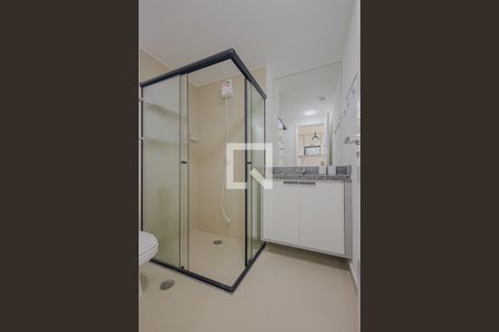 Banheiro de kitnet/studio para alugar com 1 quarto, 25m² em Pinheiros, São Paulo