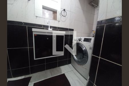 Banheiro de apartamento para alugar com 1 quarto, 24m² em Centro, São Vicente