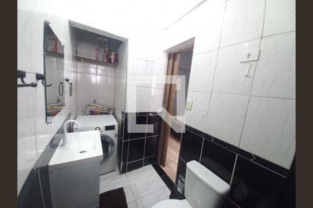 Banheiro de apartamento para alugar com 1 quarto, 24m² em Centro, São Vicente