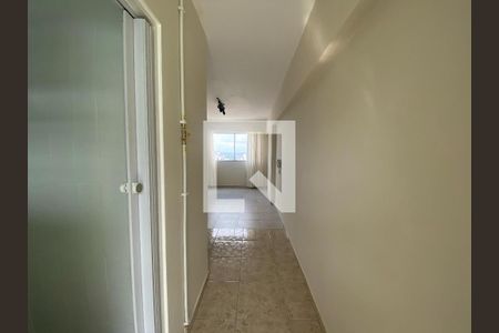 Corredor de kitnet/studio para alugar com 1 quarto, 34m² em Centro, Guarulhos