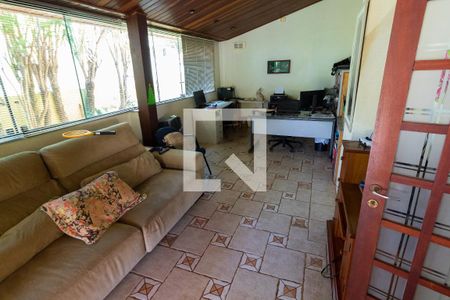 SALA DE TV de casa de condomínio à venda com 3 quartos, 350m² em Sítios de Recreio Gramado, Campinas