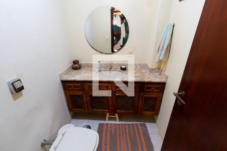 LAVABO da SALA de casa de condomínio à venda com 3 quartos, 350m² em Sítios de Recreio Gramado, Campinas