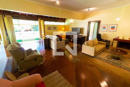 SALA de casa de condomínio à venda com 3 quartos, 350m² em Sítios de Recreio Gramado, Campinas