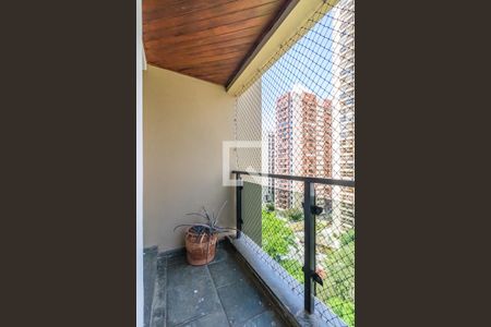 Sacada da Sala de apartamento à venda com 3 quartos, 164m² em Alphaville, Barueri