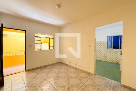 Sala de casa para alugar com 1 quarto, 70m² em Vila Zat, São Paulo