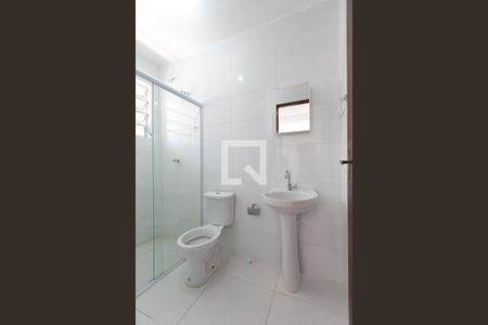 Banheiro de casa para alugar com 1 quarto, 50m² em Vila Regina, São Paulo