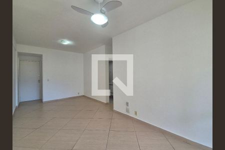 Sala de apartamento para alugar com 3 quartos, 67m² em Recreio dos Bandeirantes, Rio de Janeiro