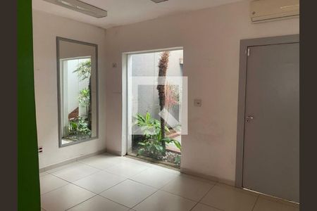 Casa à venda com 3 quartos, 200m² em Vila Gertrudes, São Paulo