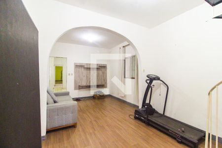 Sala de casa à venda com 4 quartos, 333m² em Jardim Redil, São Paulo