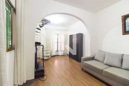 Sala de casa à venda com 4 quartos, 333m² em Jardim Redil, São Paulo