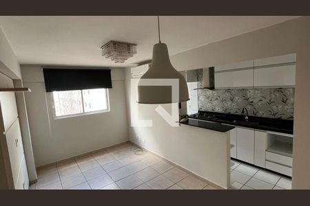 Sala de apartamento para alugar com 2 quartos, 48m² em Qi 24, Brasília