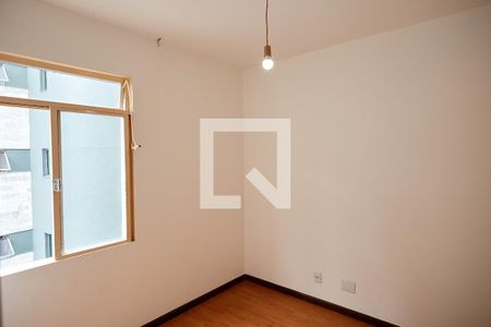 Quarto 2 de apartamento para alugar com 3 quartos, 90m² em Sagrada Família, Belo Horizonte