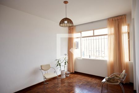 Sala de apartamento para alugar com 3 quartos, 90m² em Sagrada Família, Belo Horizonte