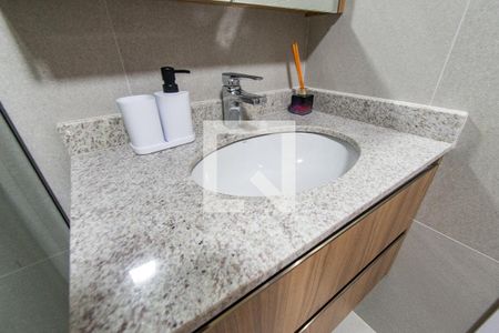 Banheiro de apartamento à venda com 1 quarto, 26m² em Jardim Aurélia, São Paulo