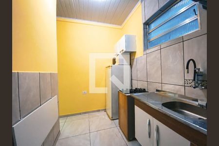 Banheiro de kitnet/studio para alugar com 1 quarto, 19m² em Vila Universitaria, São Paulo