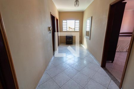 Corredor dos Quartos de casa à venda com 4 quartos, 310m² em Vila Brandina, Campinas