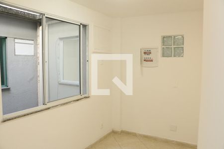 Quarto 2 de apartamento para alugar com 2 quartos, 45m² em Centro, Nova Iguaçu