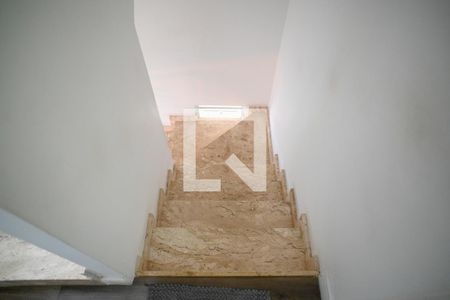 Escada de casa à venda com 3 quartos, 225m² em Vila Moinho Velho, São Paulo