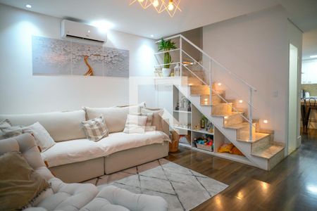 Sala de casa à venda com 3 quartos, 225m² em Vila Moinho Velho, São Paulo