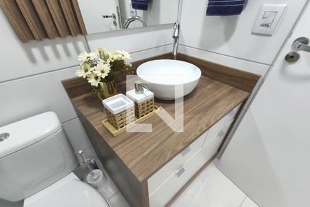 Banheiro de apartamento à venda com 1 quarto, 60m² em Loteamento Parque Recreio, São Leopoldo