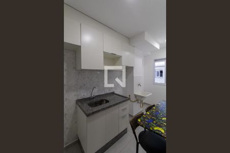 Cozinha e Área de Serviço de kitnet/studio para alugar com 1 quarto, 27m² em Conjunto Residencial José Bonifácio, São Paulo